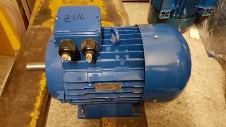 Drehstrommotor für Lüfterantrieb (2Drehzahlen)